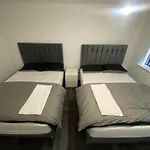 Modern 3 Bedroom -jaquzzi Bath -private Parking-suitable For Contractors - Free Wifi
