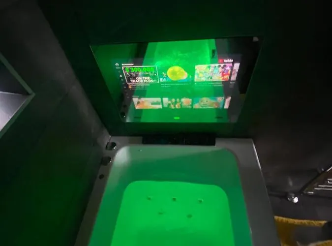 Modern 3 Bedroom -jaquzzi Bath -private Parking-suitable For Contractors - Free Wifi * Leeds (West Yorkshire)