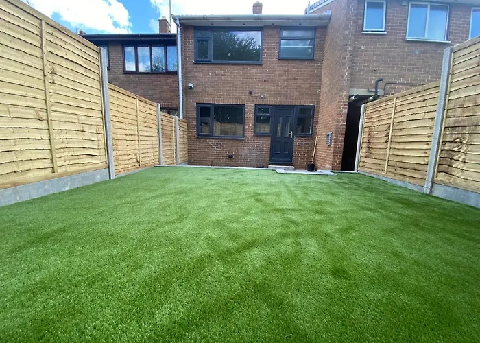 Modern 3 Bedroom -jaquzzi Bath -private Parking-suitable For Contractors - Free Wifi Holiday home