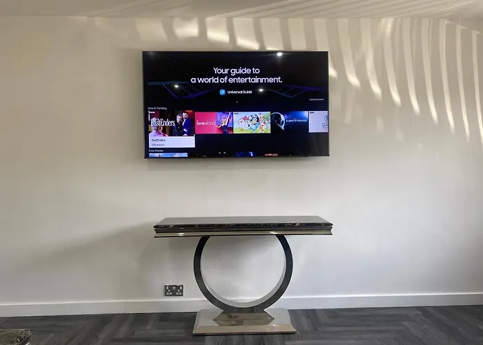 Modern 3 Bedroom -jaquzzi Bath -private Parking-suitable For Contractors - Free Wifi Hébergement de vacances